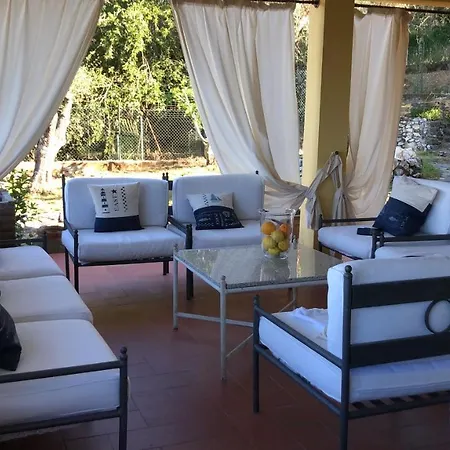 Roccatagliata Bed & Breakfast Carrara